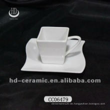 Keramik / tiefe Kaffeetasse und Untertasse